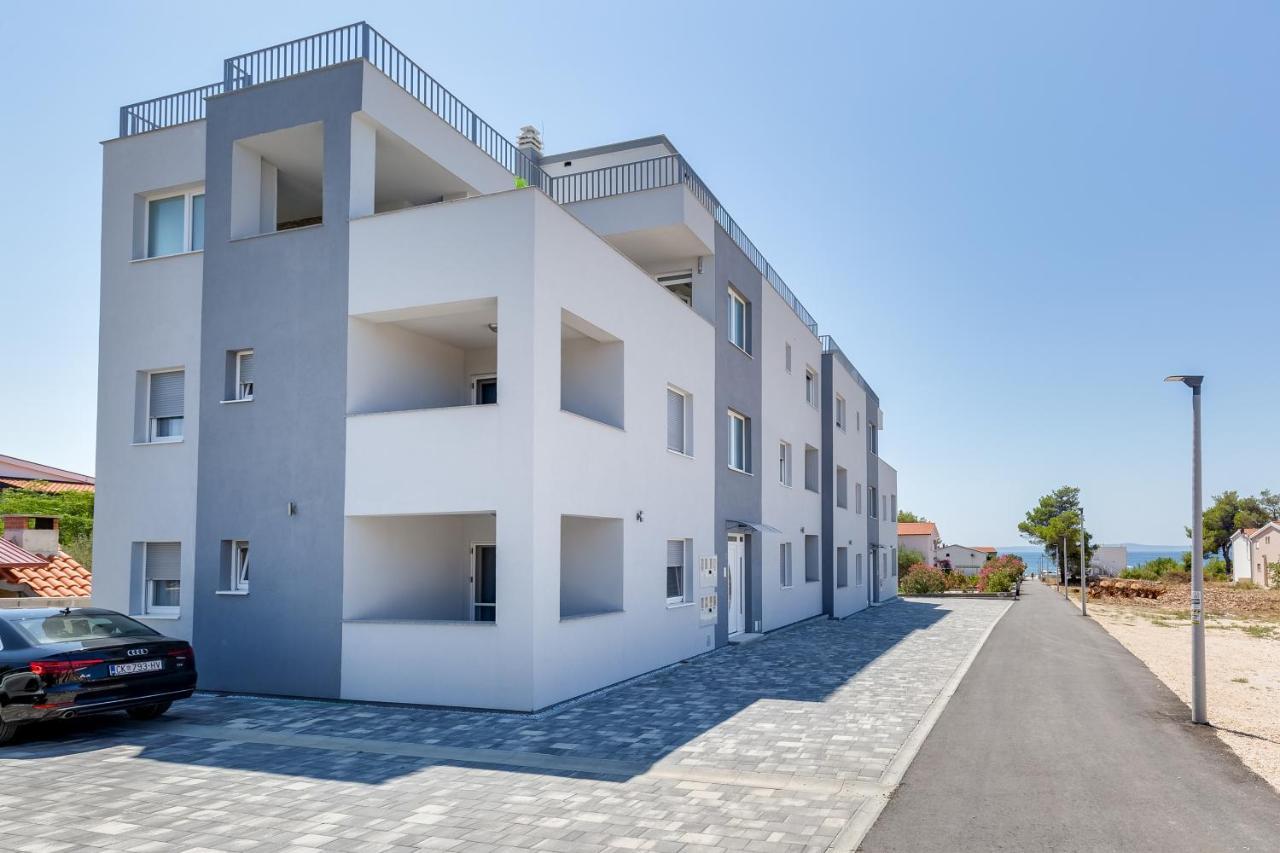 Apartmani Kastelina Vir Bagian luar foto