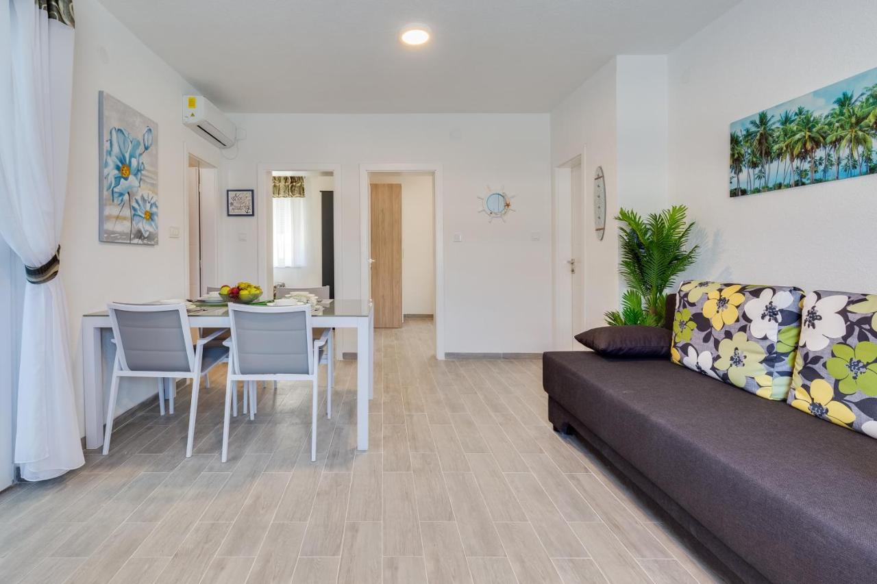 Apartmani Kastelina Vir Bagian luar foto