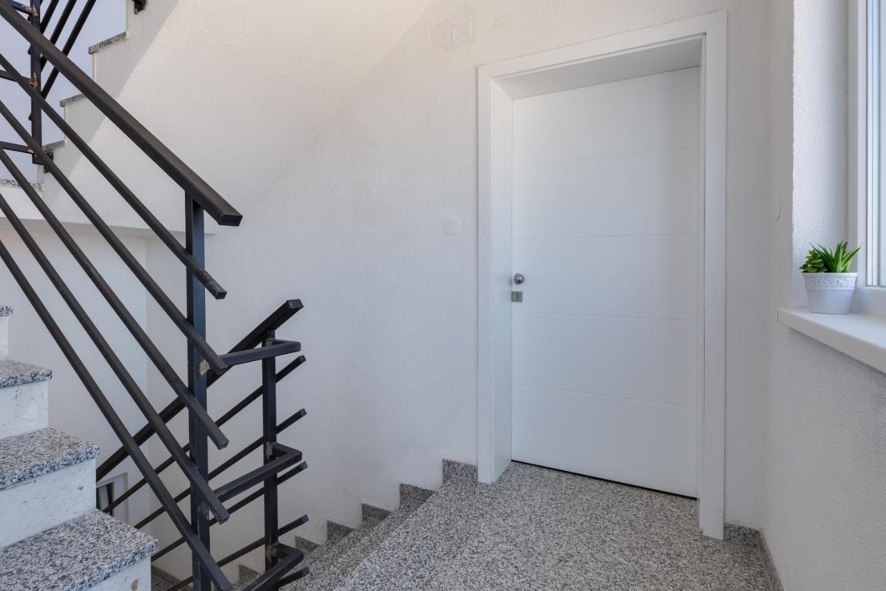 Apartmani Kastelina Vir Bagian luar foto