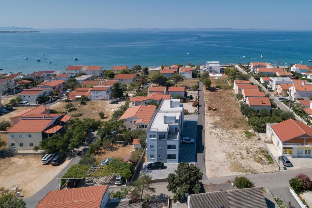 Apartmani Kastelina Vir Bagian luar foto