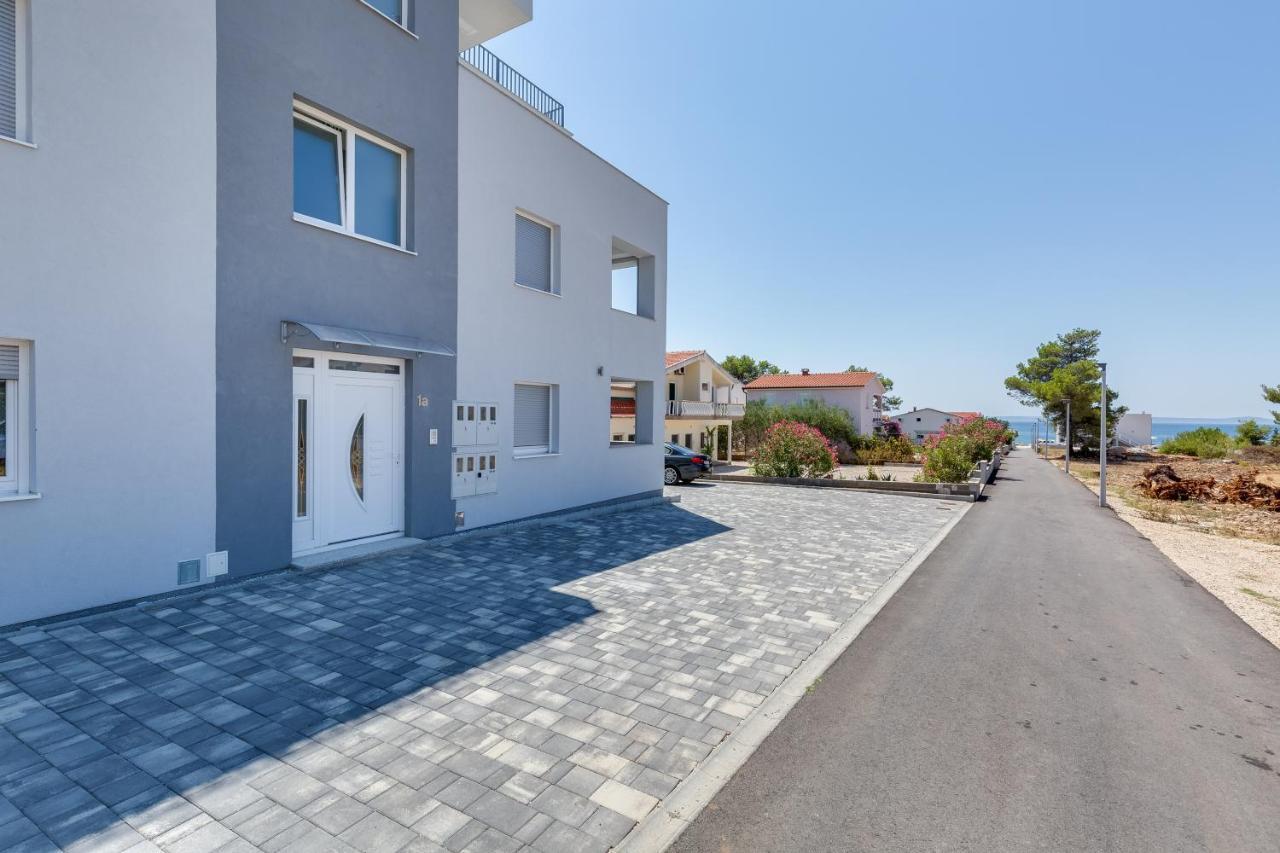 Apartmani Kastelina Vir Bagian luar foto