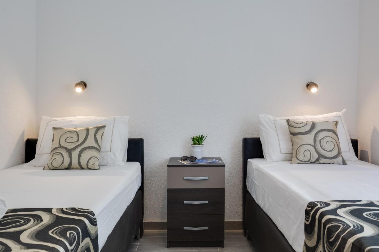 Apartmani Kastelina Vir Bagian luar foto