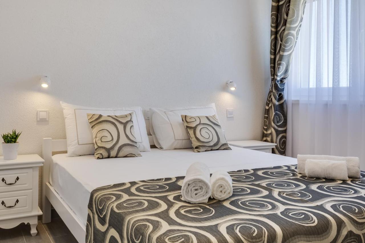 Apartmani Kastelina Vir Bagian luar foto