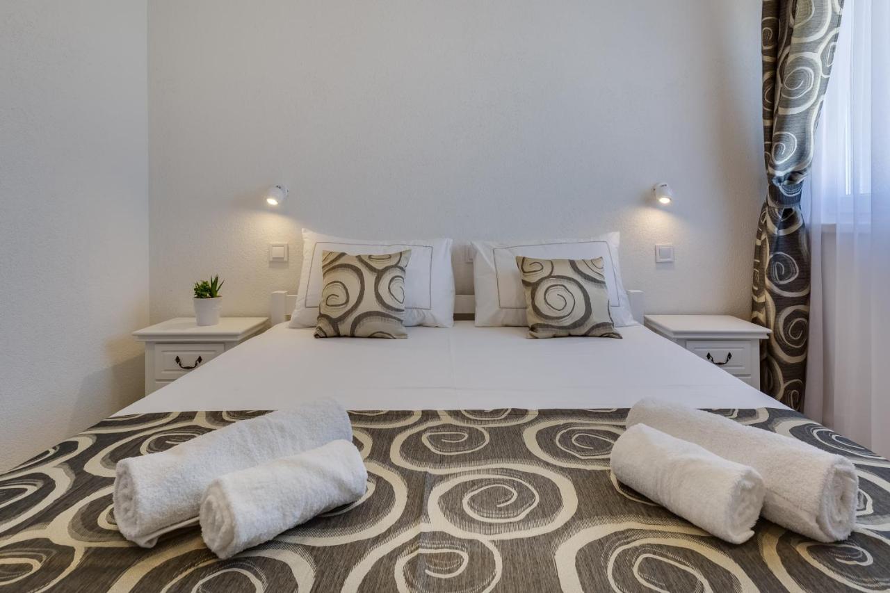 Apartmani Kastelina Vir Bagian luar foto