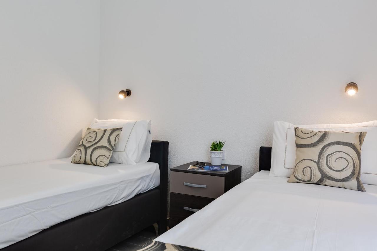 Apartmani Kastelina Vir Bagian luar foto